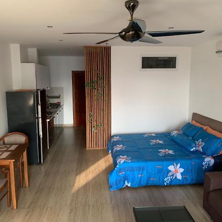 View Talay 5D Golf Apartment Pattaya Exterior photo