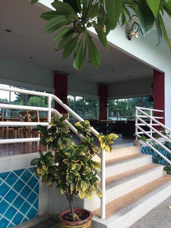 View Talay 5D Golf Apartment Pattaya Room photo